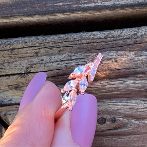 LAVANDER ♡ Crystal Ring GIFT (White Crystal) Size 6 - Picture 5 of 7